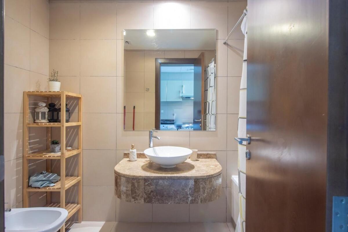 Hilliana Tower - Cozy With Sea View Apartment Dubai